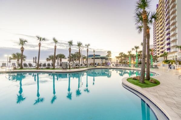 Highly Desired 6Th Floor 1 Bedroom Oceanfront - There Is Only One Ocean Walk Resort 606 Daytona Beach Exterior photo